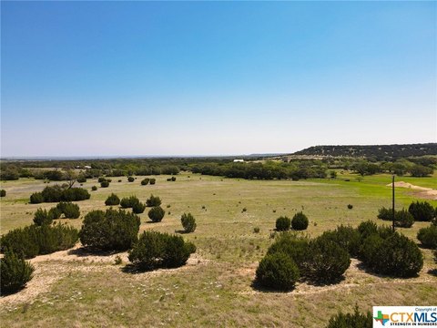 Inviting 15-Acre Retreat in Lometa