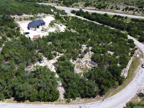 LAND - Pipe Creek, TX