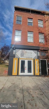 Commercial Space Near Hollins Market