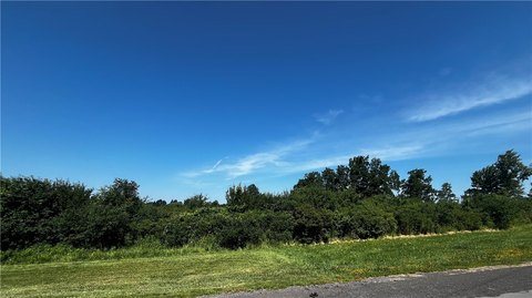 LAND - Canandaigua, NY