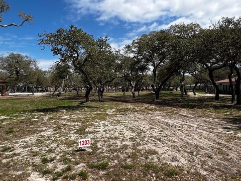 Residential Lot in Royal Oaks