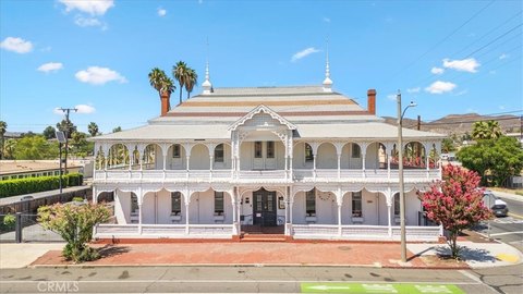 Historic Lake Elsinore Commercial Property
