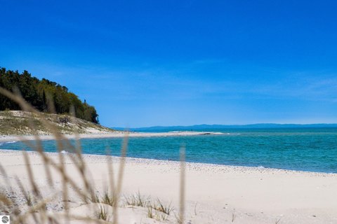 NORTHPORT, MI