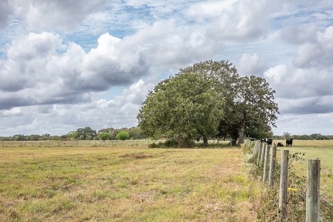 Lot, Burton, TX