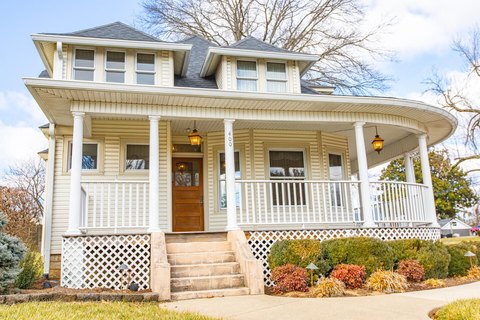 Historic Building in Downtown Somerset
