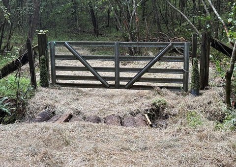 Unrestricted Land with Creek Frontage