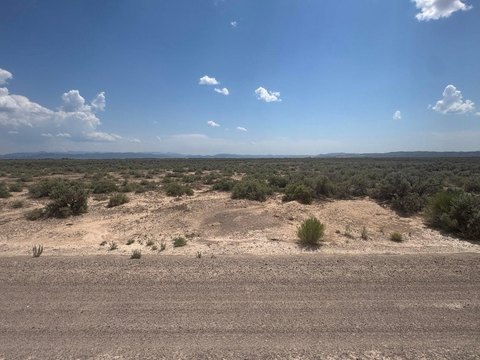 Land, Beryl, UT