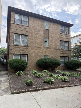 Well-Maintained Multifamily in Chicago