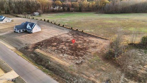 LAND - Hernando, MS