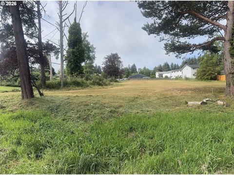 LAND - Warrenton, OR