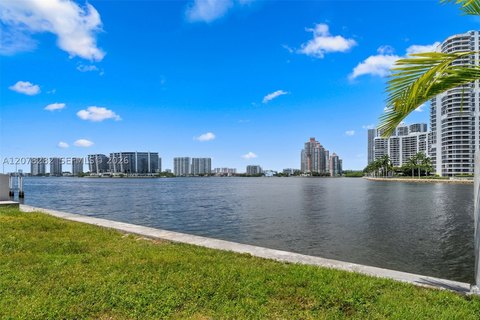 Land, Sunny Isles Beach, FL