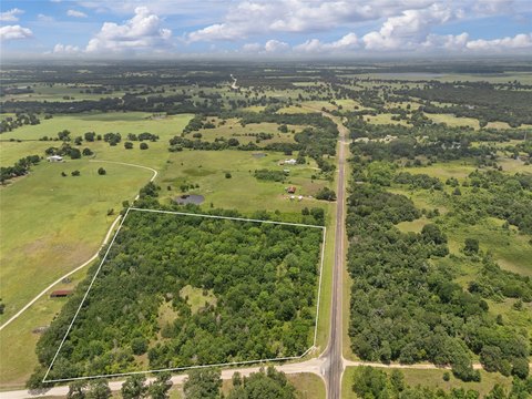 LAND - Lott, TX