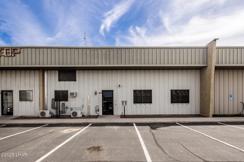 Versatile Industrial Shop in Arizona