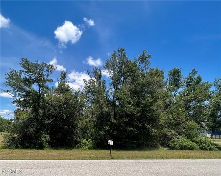 Residential Land in Port Charlotte