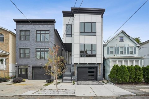 Newly Constructed Duplex with Garage