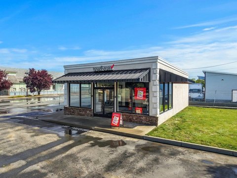 Commercial Property with Expansion Potential