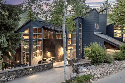 Vail Duplex with Mountain Views