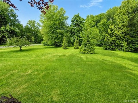 LAND - Rochester Hills, MI