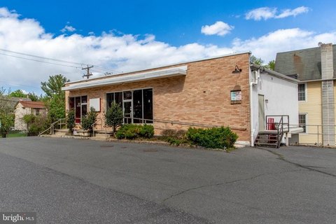 High-Visibility Commercial Property in Riegelsville