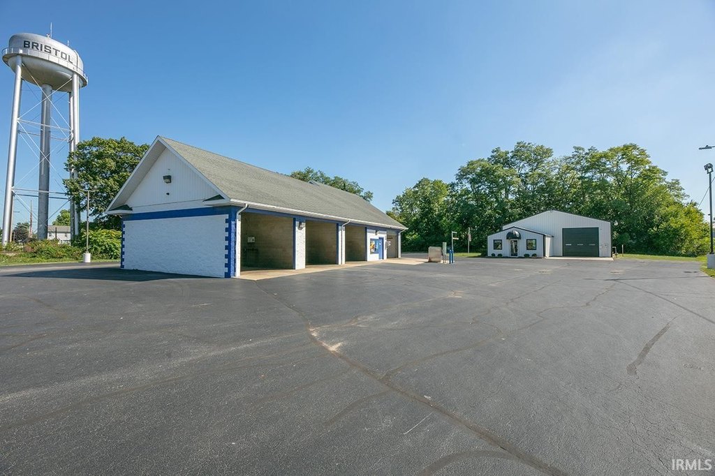 508 S Division St, Bristol, IN 46507