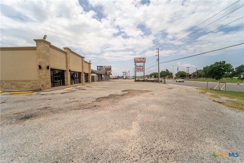 Victoria Retail Location For Sale