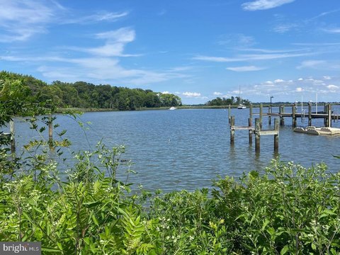 Land, EDGEWATER, MD