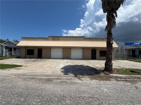 Commercial Lot with Metal Building