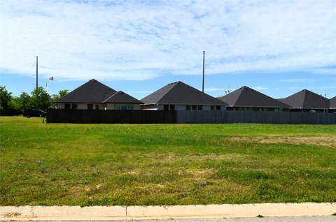 Residential Land in Mabank, TX