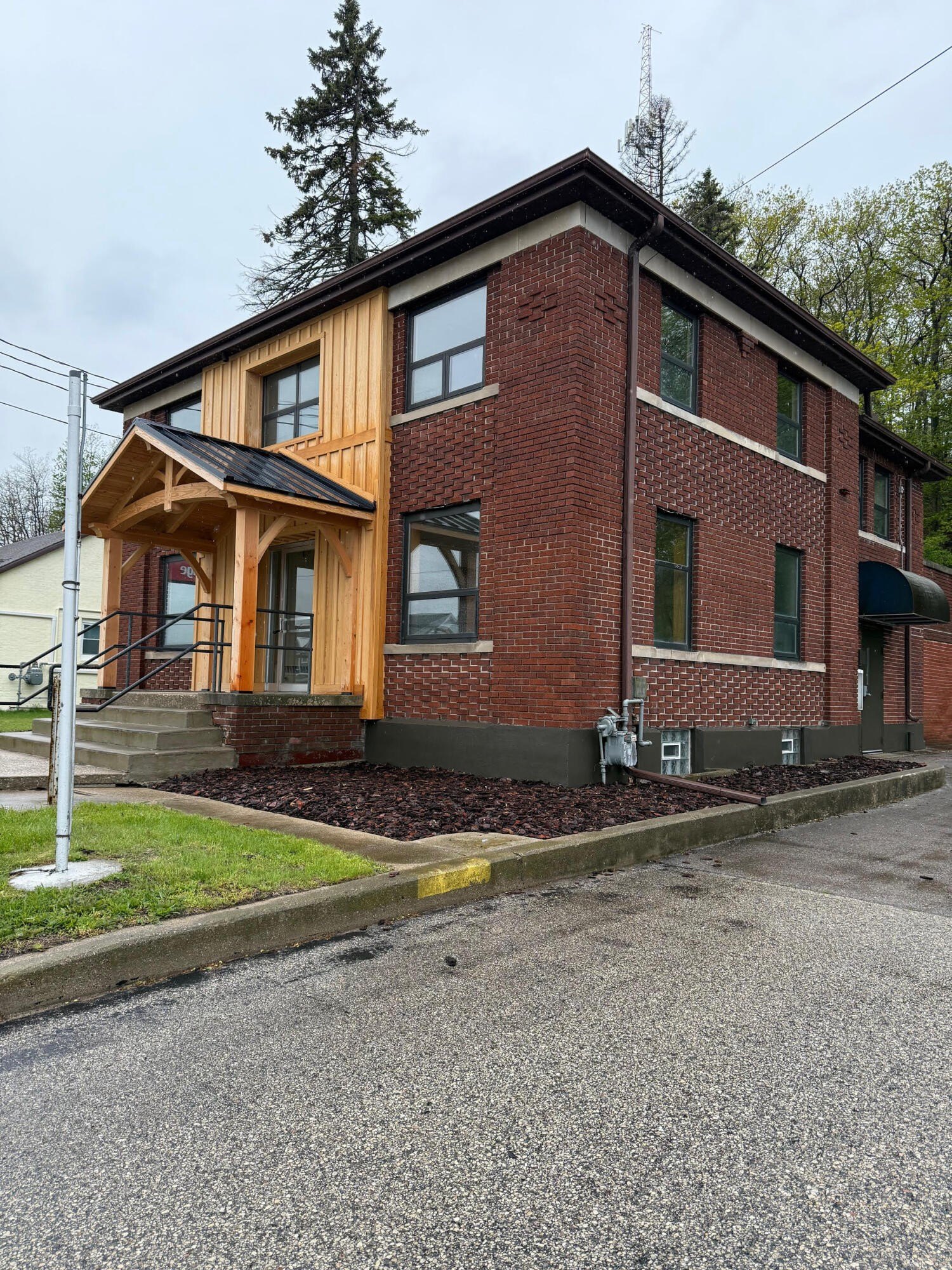 Manistee Commercial Building with Lake View