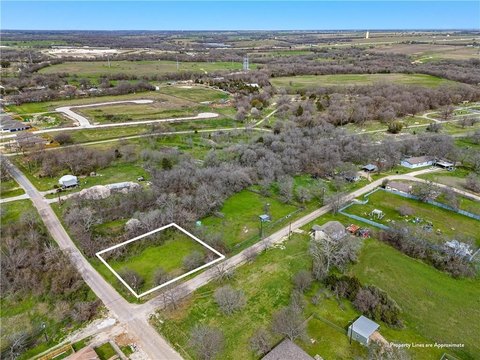 Corner Lot in Milford, TX