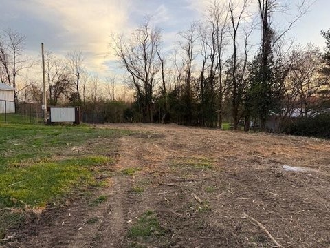 Commercial Land in Lawrenceburg, KY