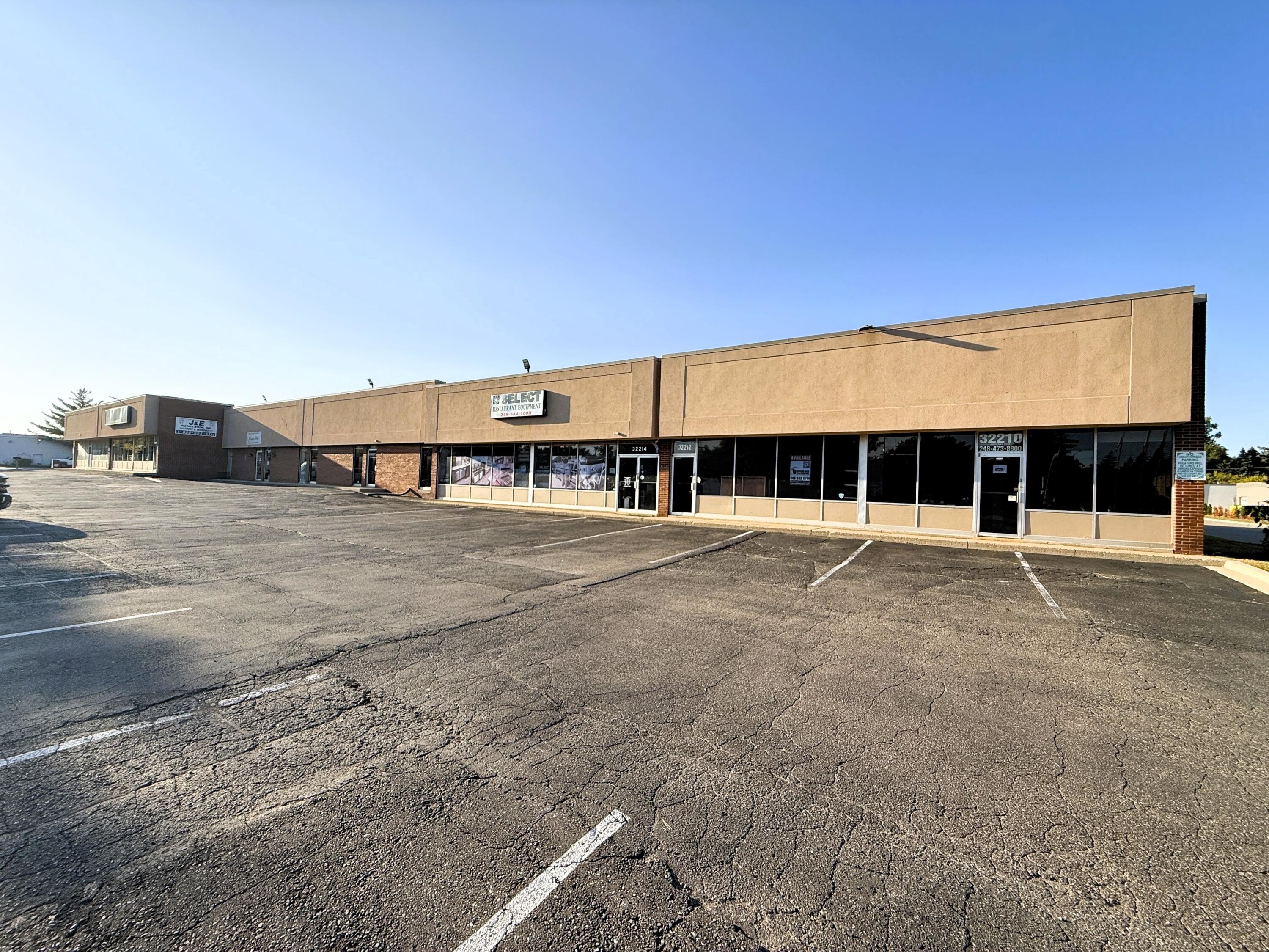 Farmington Hills Industrial/Retail Space