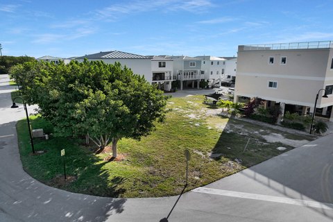 Key Largo Vacant Corner Lot