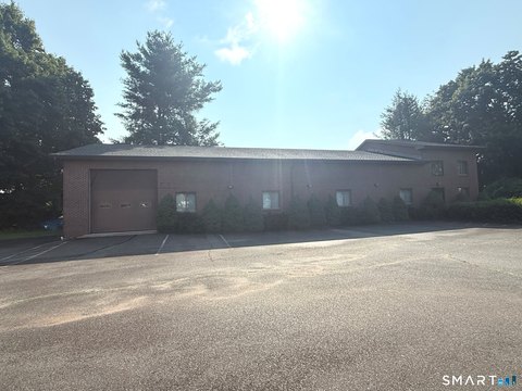 Flexible Industrial Building with Office