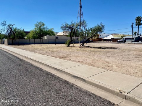 Commercial Lot in Downtown Florence