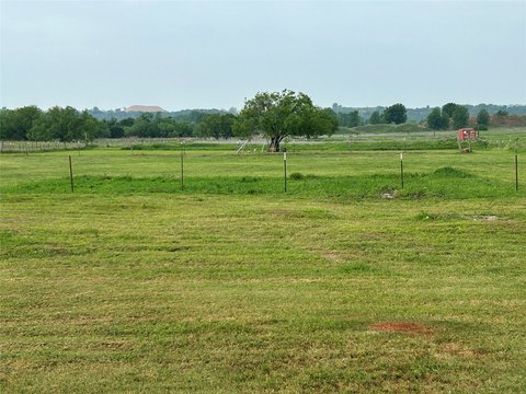 Country Homesite with Cross Fences