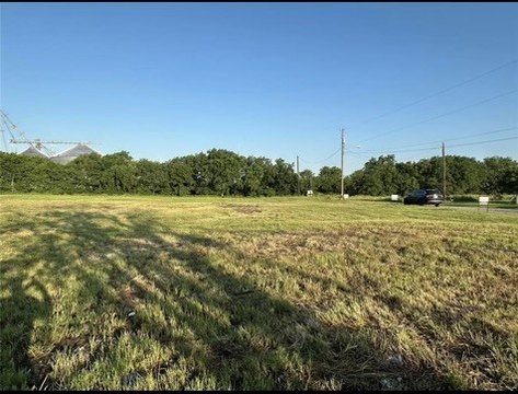 Vacant Land in Growing Community