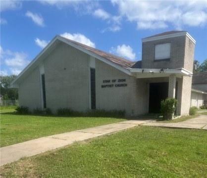Robstown Church with Spacious Sanctuary