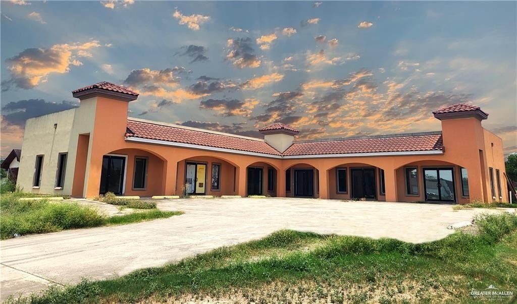 100 6th St, La Joya, TX 78560