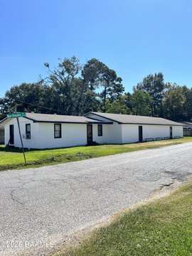 Renovated Commercial Space Near Mall