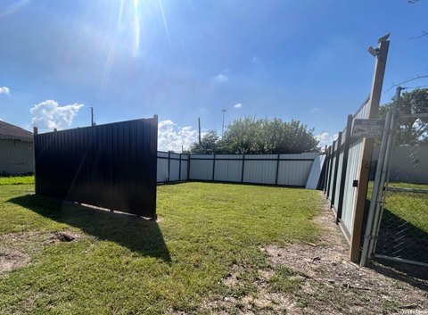 LAND - Houston, TX