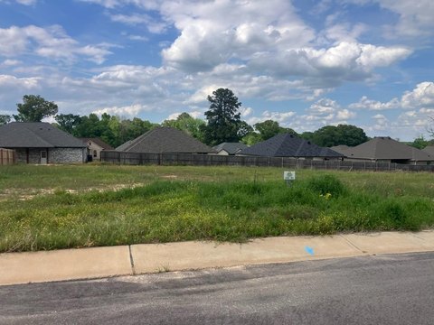 Residential Land in Winona, TX