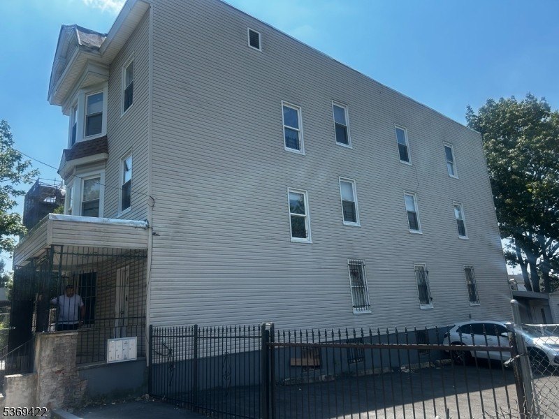 Picture 4