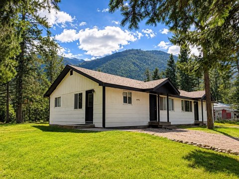 Renovated Duplex Near Glacier National Park