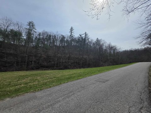 Flat 1.5 Acre Parcel