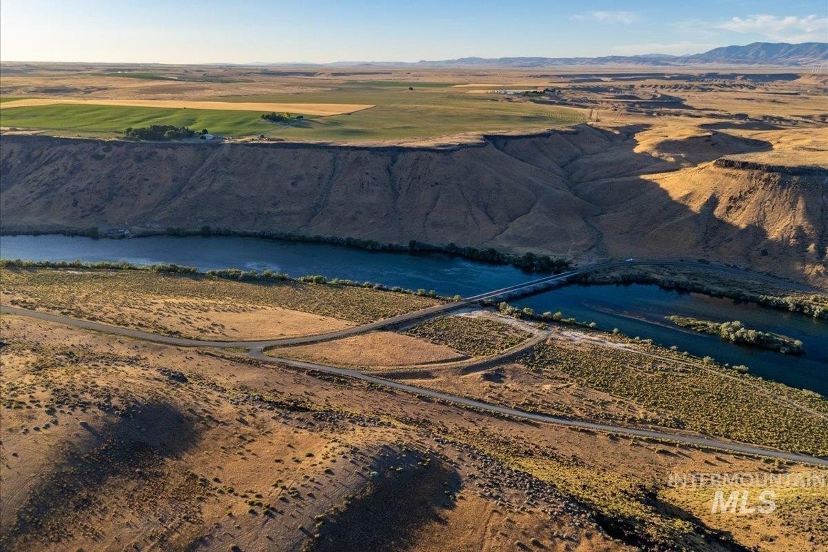Snake River Frontage Land