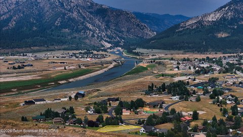 Residential Land in River View