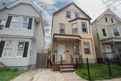 Multi-Family Duplex in East Orange