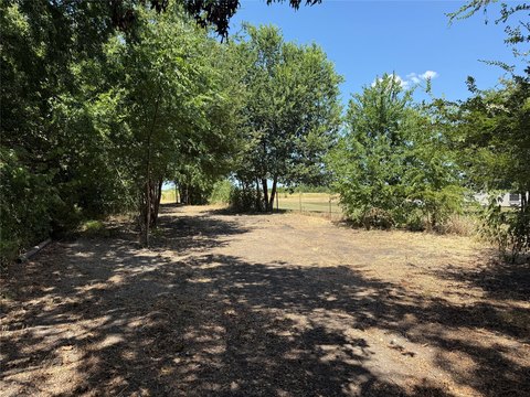 Land, Leonard, TX