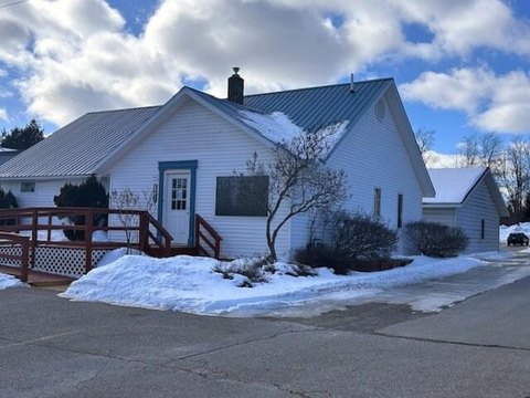 Well-Maintained Medical Office with Garage